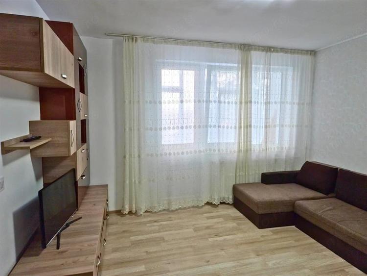 Apartament cu 2 camere semidecomandat în Căzănești (Râmnicu Vâlcea)