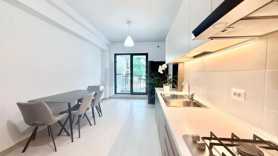 Apartament cu 4 camere decomandat în Kiseleff