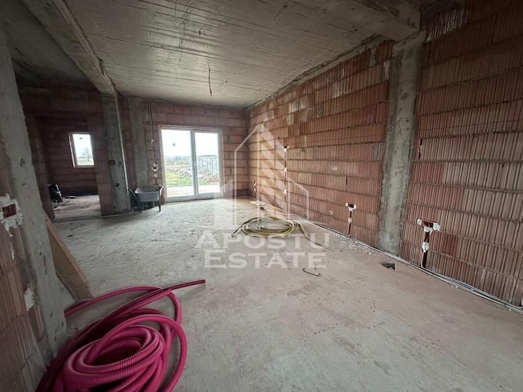 Casă cu 4 camere cu Teren 290 Mp în Urseni