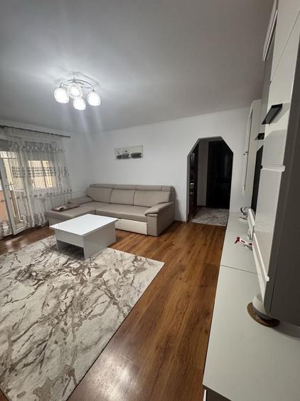 Apartament cu 2 camere semidecomandat în Micro 16