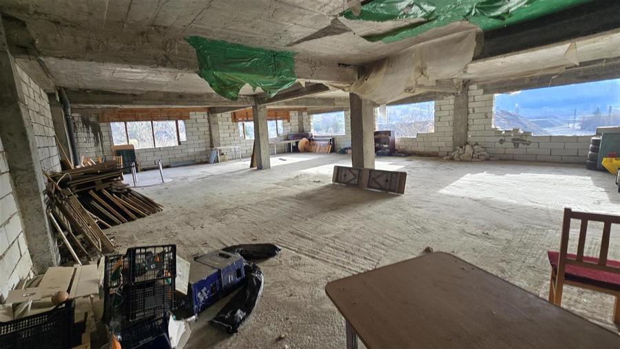 Spațiu comercial, de 1,150 mp, în Central