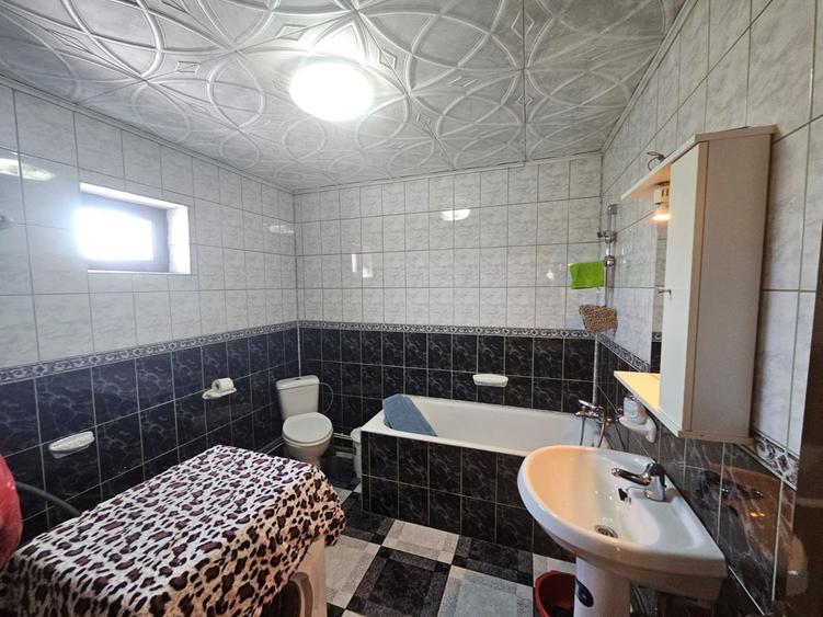 Casă individuală cu 4 camere cu Canalizare în Ștefănești