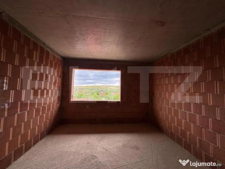Casă cu 4 camere cu Teren 1760 Mp în Central