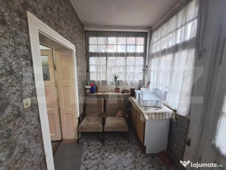 Casă cu 2 camere cu Teren 300 Mp în Central