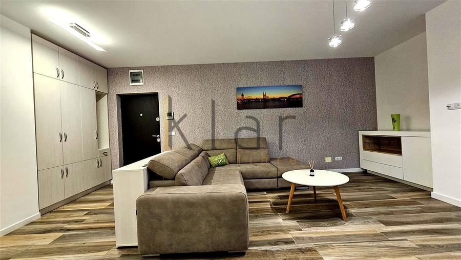 Apartament cu 3 camere semidecomandat, mobilat în Gheorgheni