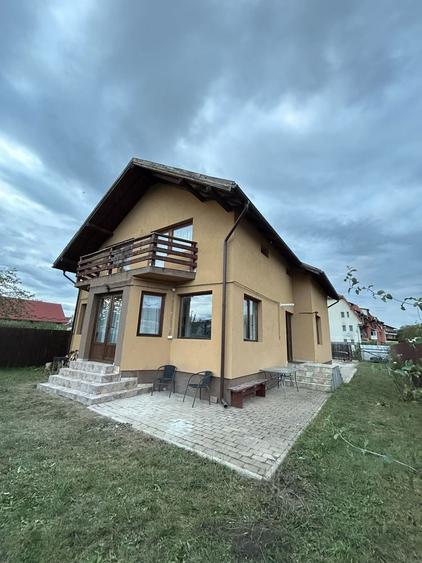 Casă cu 4 camere cu Teren 410 Mp în Florești