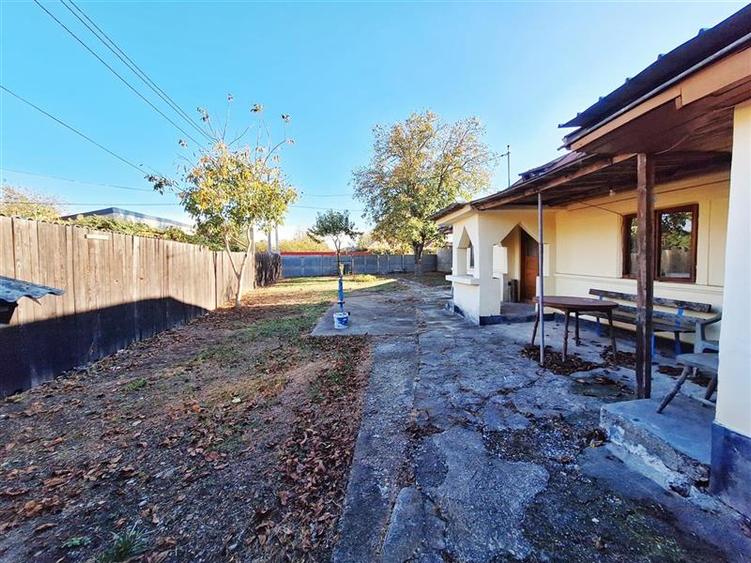 Casă cu 3 camere cu Teren 1125 Mp în Șerbănești