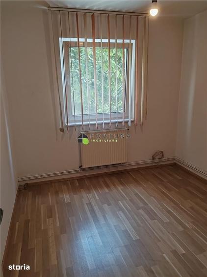 Apartament cu 2 camere semidecomandat în Florilor