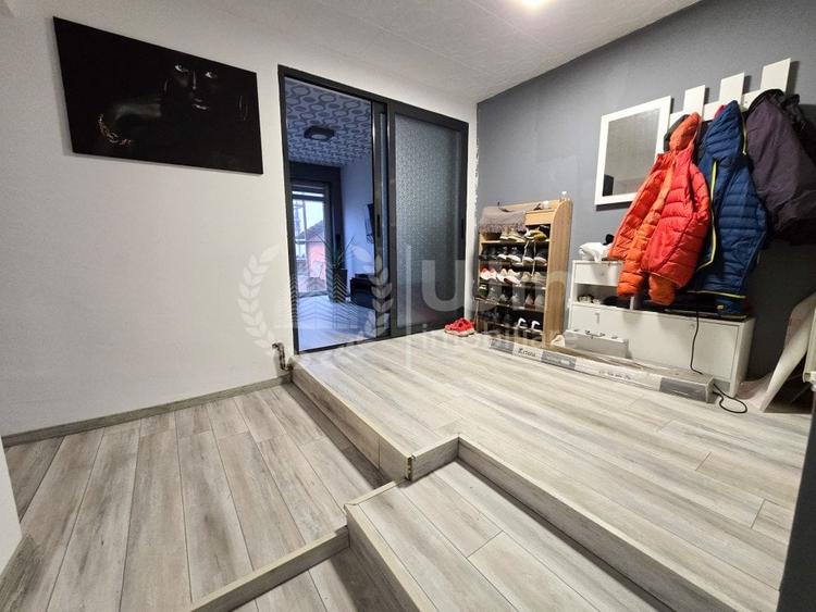 Casă individuală cu 10 camere cu Canalizare în Zorilor