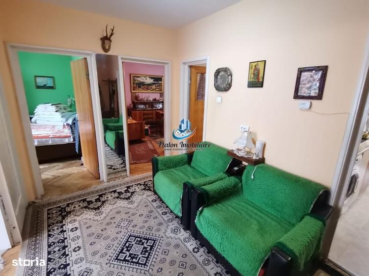 Apartament cu 3 camere decomandat în Dărmănești