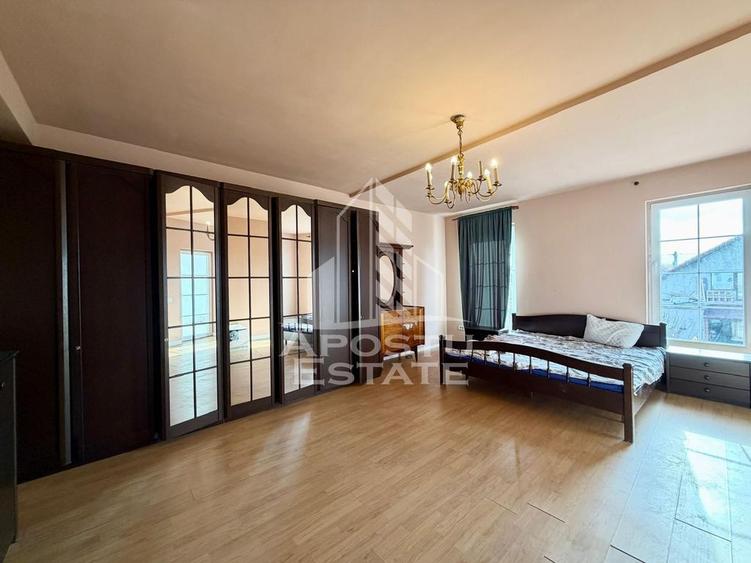 Jumatate de Duplex, 5 camere, 4 bai, PetFriendly, curte, ... - 2
