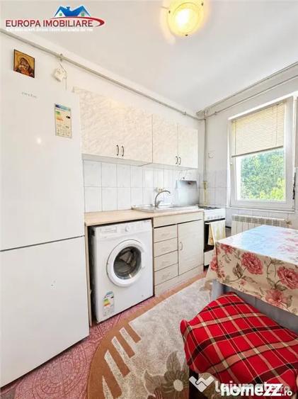 Apartament cu 2 camere decomandat în Vest