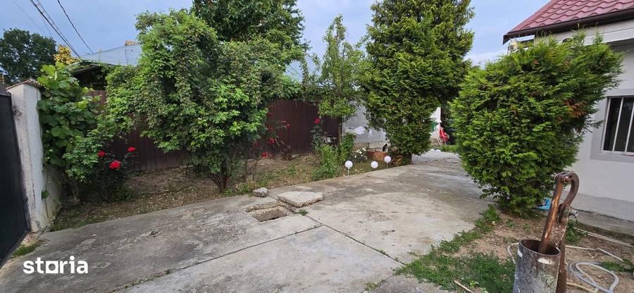 Casă cu 2 camere cu Teren 350 Mp în Roman