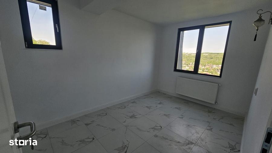Apartament cu 7 camere în Sărărie
