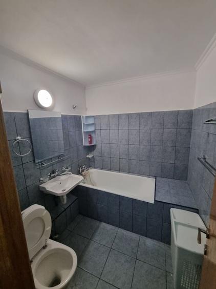 Apartament cu 2 camere decomandat în Olteniței