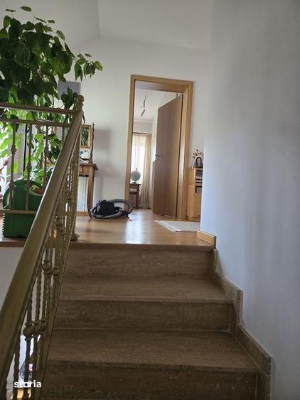 Casă cu 4 camere cu Teren 270 Mp în Tractorul