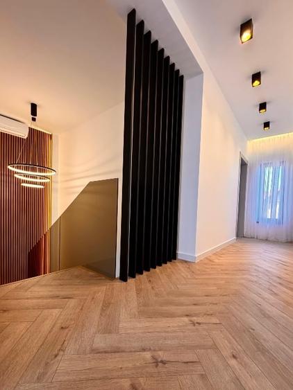 Duplex cu 4 camere cu Canalizare în Domnești