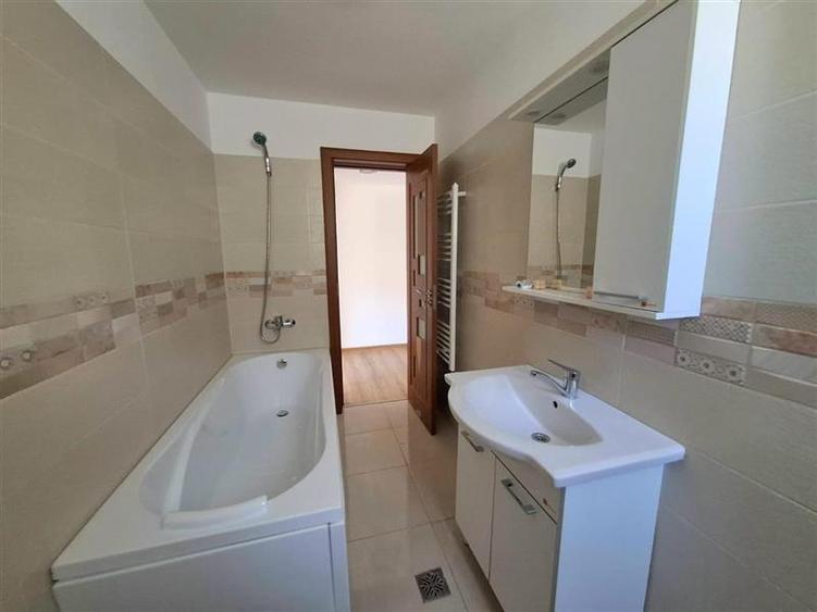 Apartament cu 2 camere decomandat în Valea Lupului