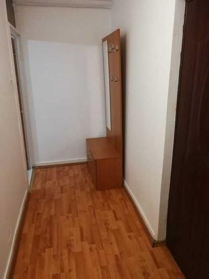 Garsonieră decomandată în Răcădău