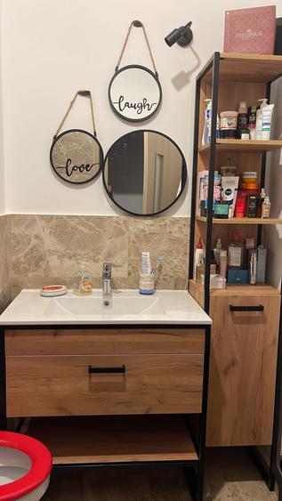 Apartament cu 4 camere decomandat în Central