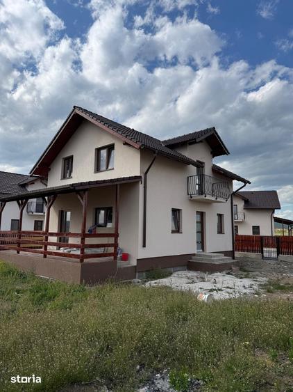 Casă cu 4 camere cu Teren 402 Mp în Central