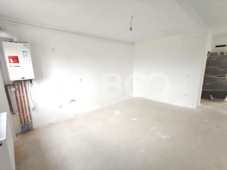 Apartament cu 3 camere decomandat în Periferie