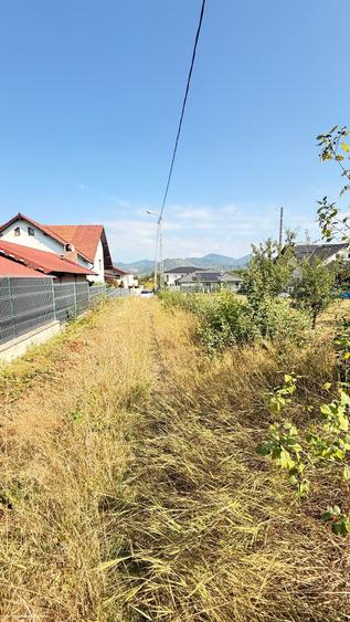 Casă individuală cu 3 camere cu Teren 1678 Mp în Est