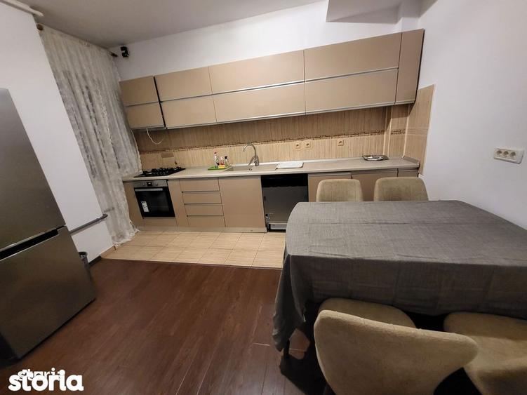 Casă cu 3 camere semidecomandat cu Teren 50 Mp în Străulești