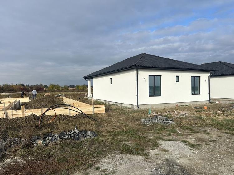 Casă cu 4 camere în Odoreu