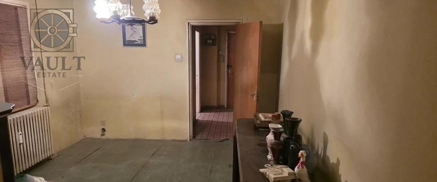 Apartament cu 3 camere decomandat în Titan