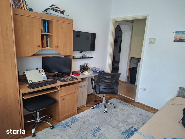 Apartament cu 3 camere decomandat în Democrației