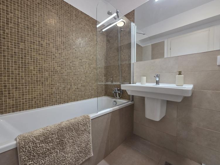 Apartament cu 3 camere decomandat în Iancu Nicolae