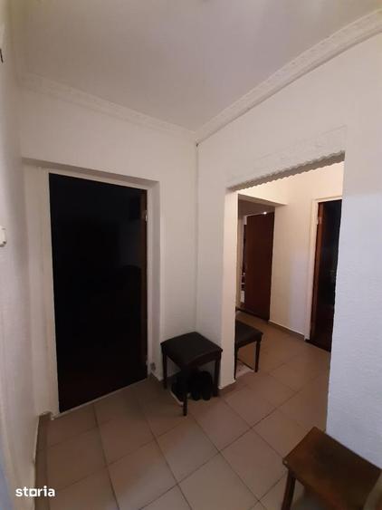 Apartament cu 3 camere în Cetate