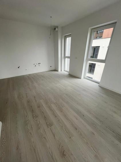 Apartament cu 3 camere decomandat în Doamna Ghica