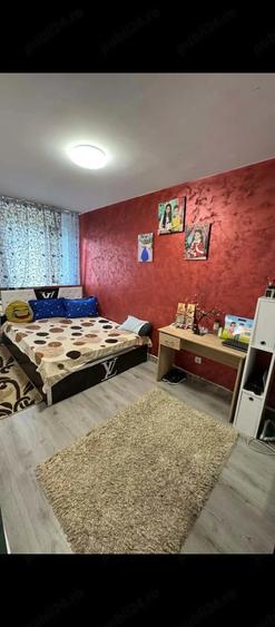 Apartament cu 4 camere semidecomandat în Hipodrom