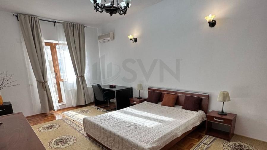 Apartament cu 3 camere semidecomandat în Nordului