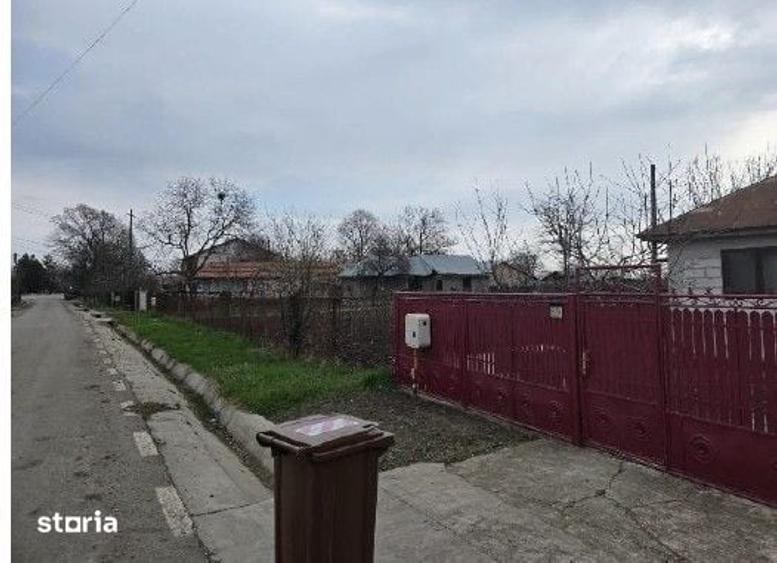 Casă cu 3 camere cu Teren 1035 Mp în Baba Ana