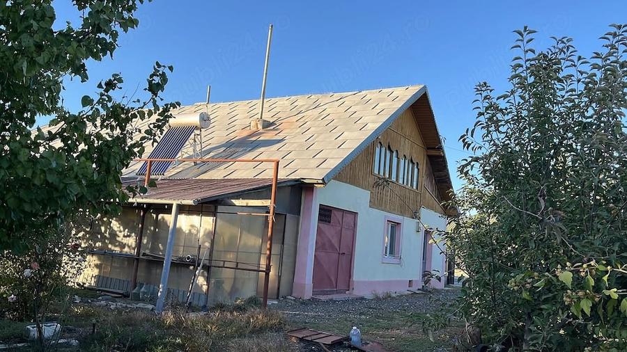 Casă cu 3 camere cu Teren 500 Mp în Bordușani