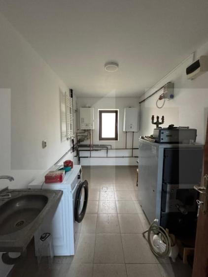 Casă cu 5 camere cu Teren 2990 Mp în Hudum