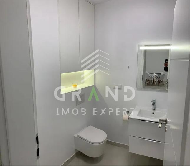 Apartament cu 2 camere semidecomandat, mobilat în Florești