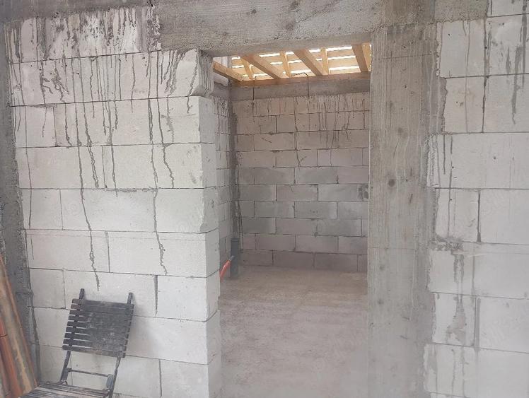 Casă cu 3 camere cu Teren 1700 Mp în Uliești