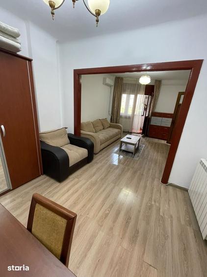 Garsonieră decomandată în Decebal