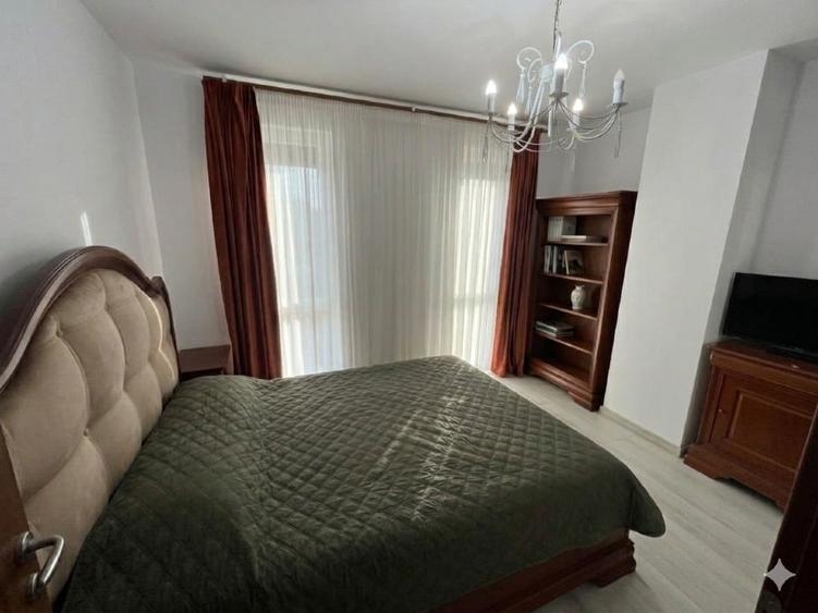 Apartament cu 3 camere decomandat, mobilat în Soarelui