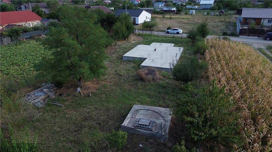 Teren intravilan de 4957 mp, în Golești
