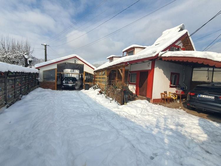 Casă cu 4 camere cu Teren 550 Mp în Beleți