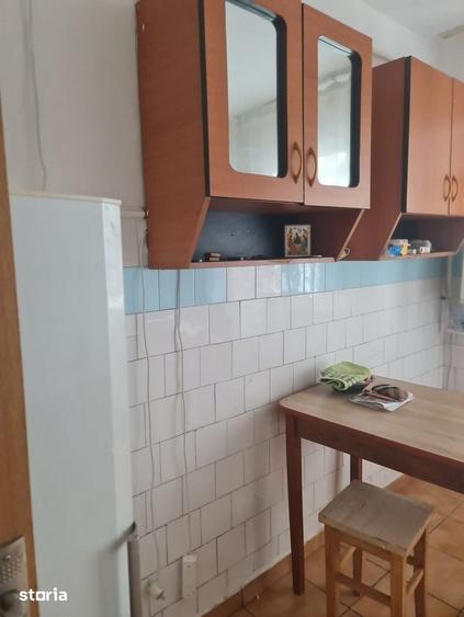 Apartament cu 2 camere decomandat în Podu Roș