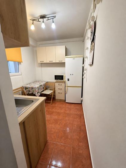 Apartament cu 2 camere decomandat în Drumul Taberei