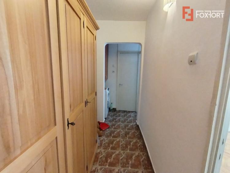Apartament cu 3 camere decomandat, mobilat în Soarelui