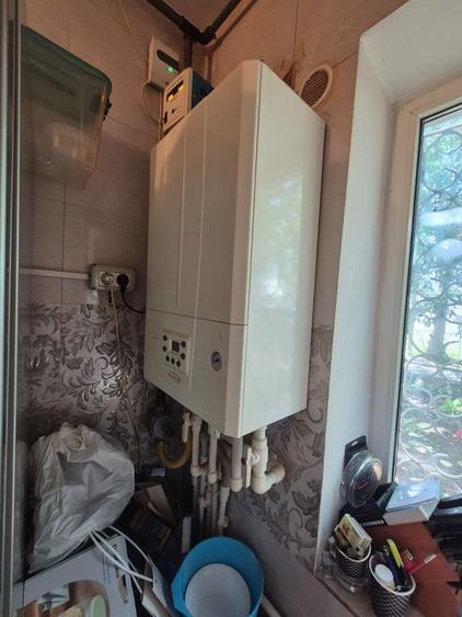 Apartament cu 3 camere semidecomandat, mobilat în City Park Mall