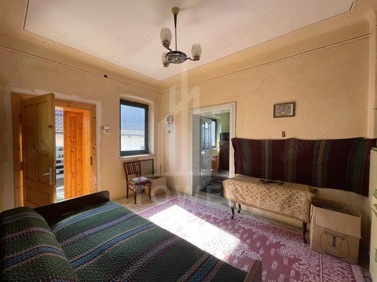 Casă cu 3 camere cu Teren 1464 Mp în Porumbacu de Jos